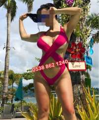 Akdeniz Escort'ta Sizi Büyüleyecek Tutkulu Bir Hatunun Sihirli Değneği