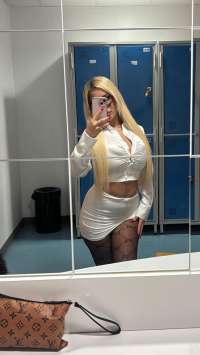 Sarı saçlı escort Sena